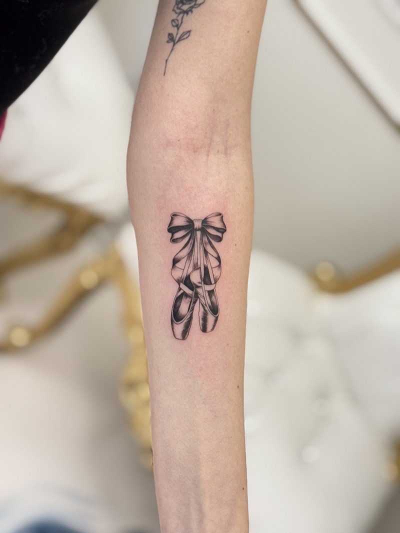 Traditional tattoo detail — bold outlines and saturated fills